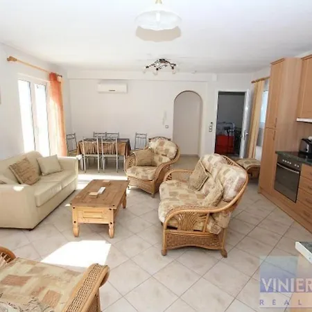 ヴィラ Spacious 5 Bed With Pool In Kefalonia ケファロニア