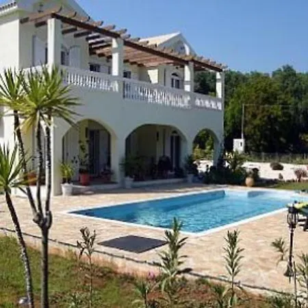 ヴィラ Spacious 5 Bed With Pool In Kefalonia ケファロニア