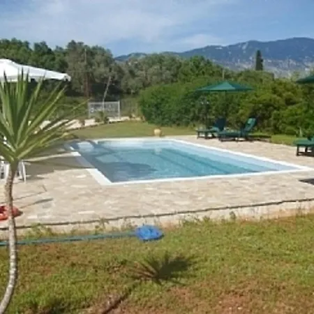 ヴィラ Spacious 5 Bed With Pool In Kefalonia