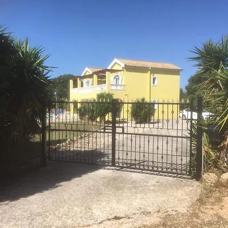 Spacious 5 Bed With Pool In Kefalonia ケファロニア